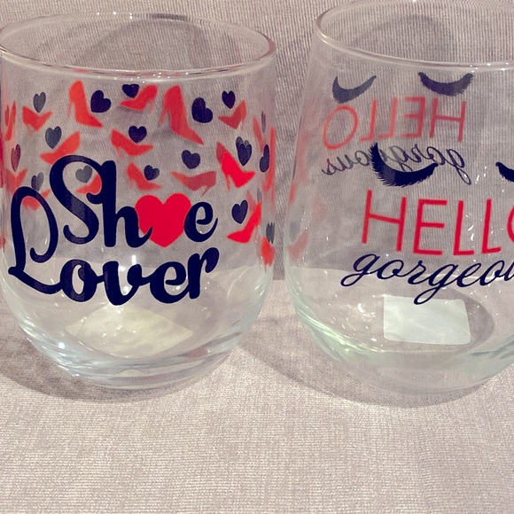NEW Lot of 2x Wine Glasses - “Shoe Lover” & “Hello Gorgeous” - Red & Black - Picture 2 of 10